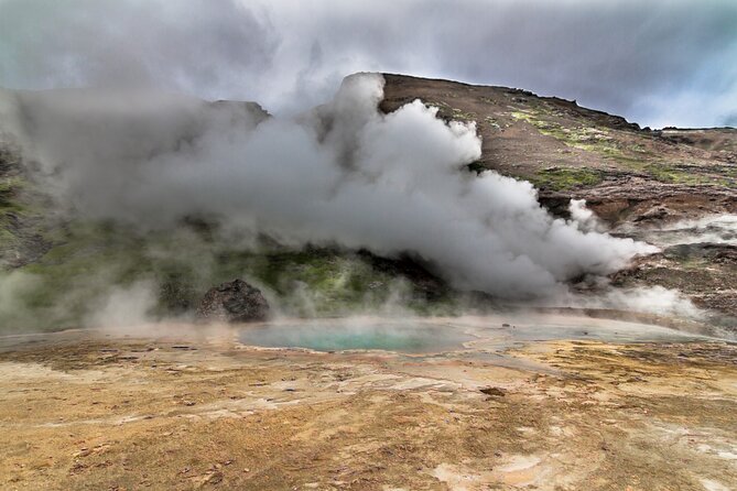 Helicopter Flight Over Geothermal Landscapes from Reykjavik - Who will enjoy this most