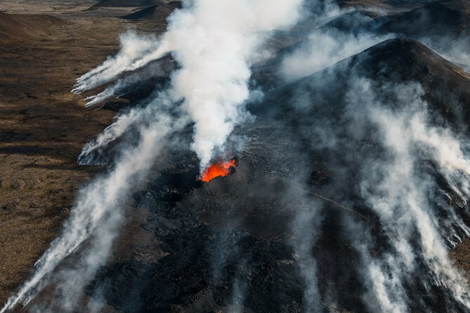 Helicopter Tour Over Iceland’s Reykjanes Volcano Eruption Site - Why Reykjanes is worth seeing from the air