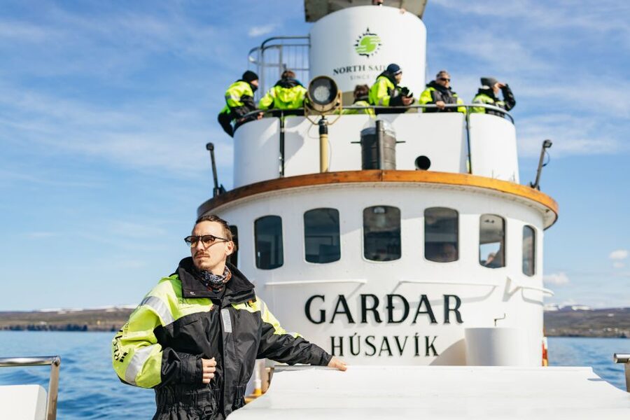 Húsavík: Whale Watching Tour with Guide - Watching humpbacks, minkes, and dolphins