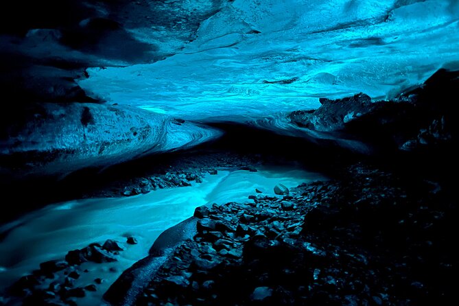 Ice Cave and Glacier Exploration Tour of Vatnajökull from Jökulsárlón - Entering the blue ice caves