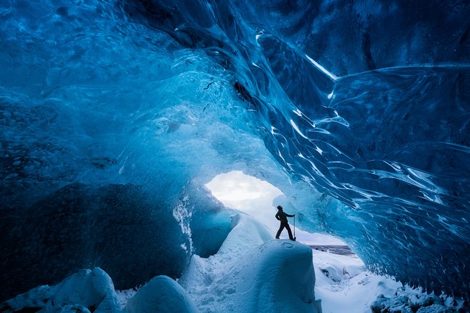Ice Cave Tour in the National Park of Vatnajökull - Walking across rough ground before the cave