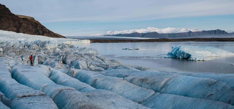 Iceberg Boat Tour, Glacier Hike & Jeep Adventure - The Fjallsarlon boat ride among the icebergs
