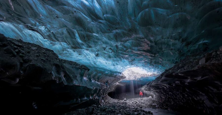 Iceland: Ice Cave Captured with Professional Photos - The Super Jeep ride and the approach to the glacier