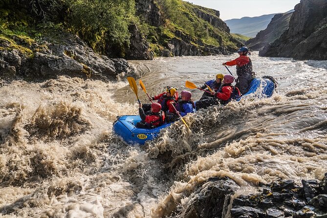 Iceland’s Top Grade 4 Rafting – Drysuit, Canyon & Adrenaline - What the six-hour schedule feels like
