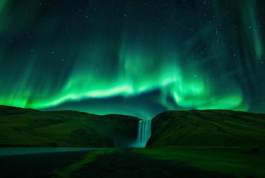 Iceland: South Coast and Northern Lights Tour - Seljalandsfoss and the price of getting wet