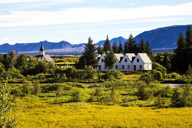 Iceland Stopover: The Golden Circle Day Tour - The ride back through southern farmland