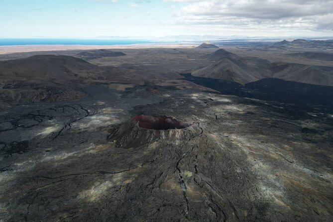 Iceland Volcanic Eruption Area Helicopter Tour from Reykjavík - Over the Reykjanes Peninsula and its new lava