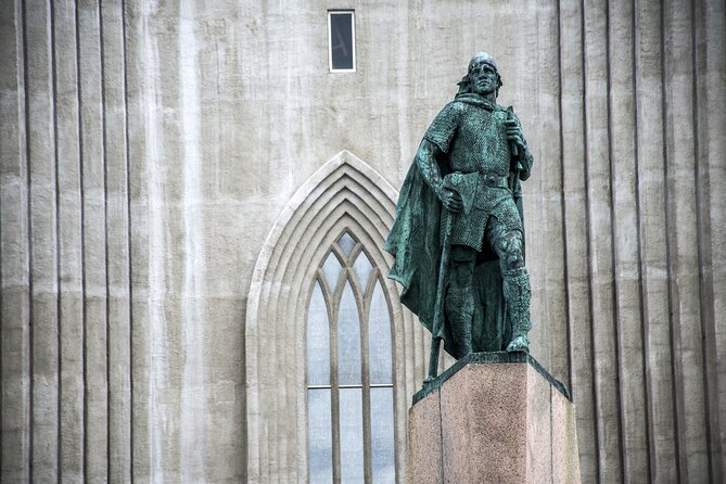 Icelands Reykjavik Self Guided Walking Audio Tour - Parliament House and Iceland’s four guardians