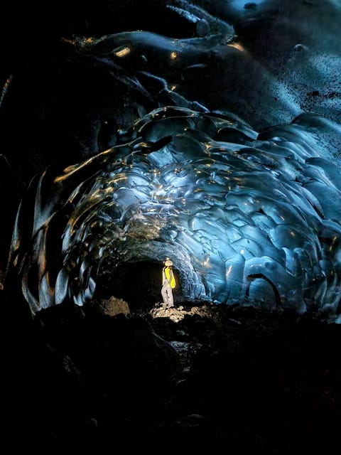 Jökulsárlón: Blue Ice Cave Tour and Glacier Walk - Why the guide matters more than the itinerary