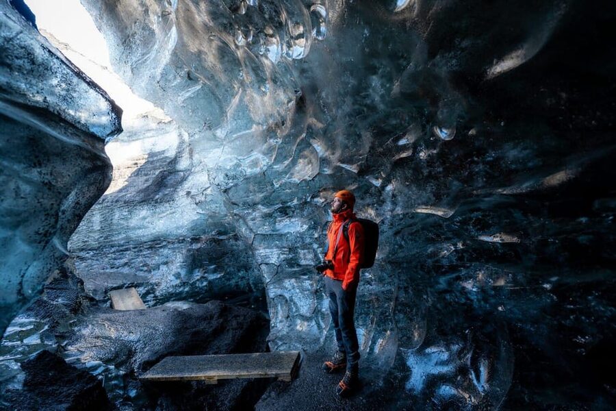 Jökulsárlón: Crystal Ice Cave Super Jeep Tour - Guides, safety, and the human side