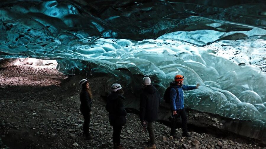 Jökulsárlón: Crystal Ice Cave Super Jeep Tour - How much time you really get