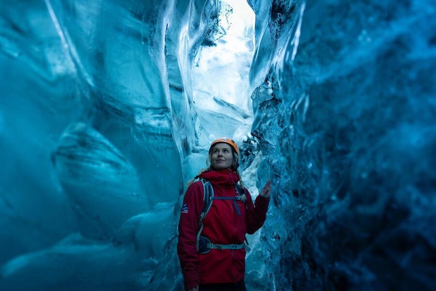 Jökulsárlón: Crystal Ice Cave Super Jeep Tour - Meeting the orange truck at Jökulsárlón