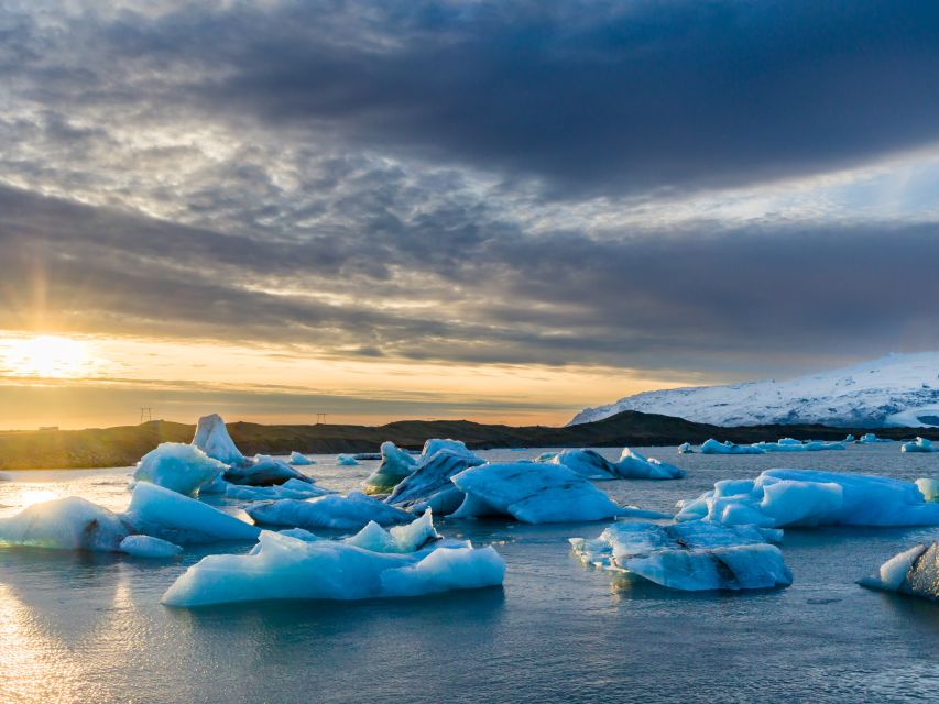 Jökulsárlón Floating Glacier & Diamond Beach Day Tour - The long road from Reykjavik to the ice