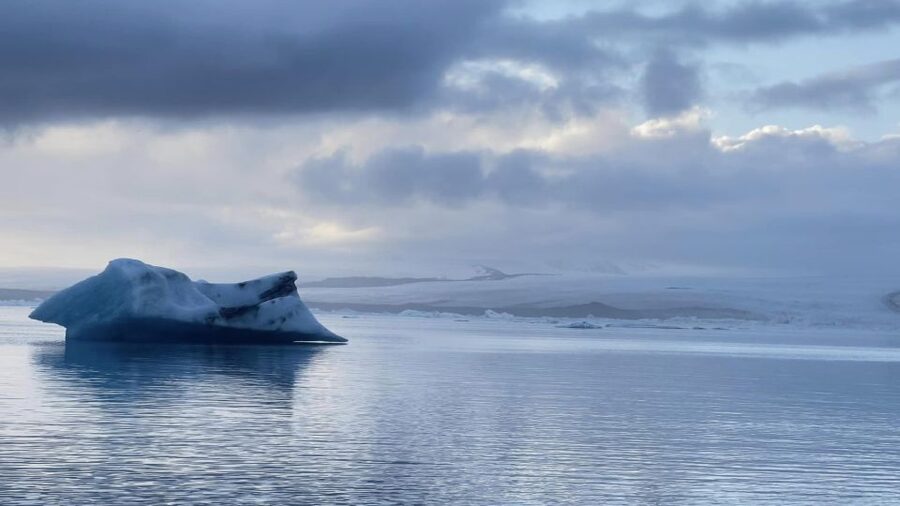 Jökulsárlón Floating Glacier & Diamond Beach Day Tour - Jökulsárlón, where the ice keeps moving