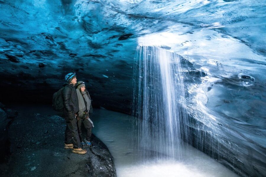 Jökulsárlón: Glacier Hike, Ice Cave, and Photoshoot Package - Walking Vatnajökull on crampons