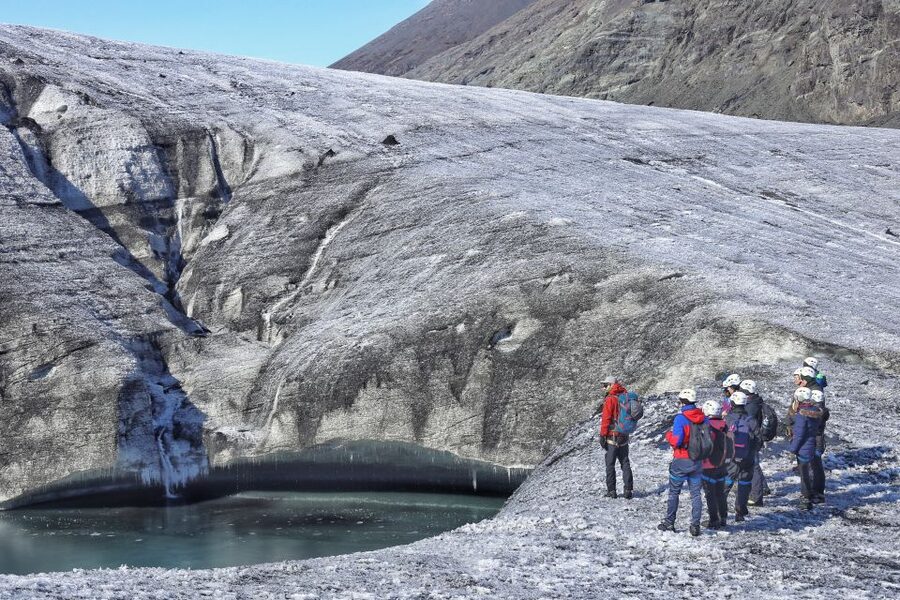 Jökulsárlón: Vatnajökull Glacier Guided Hiking Tour - Meeting at Jökulsárlón and gearing up