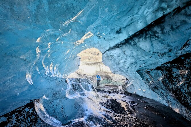 Jökulsárlón: Visit a Natural Blue Ice Cave - Clothing, timing, and what to bring