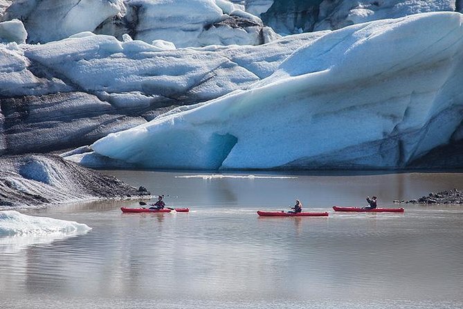 Kayaking on the Sólheimajökull Glacier Lagoon - Why the lagoon view is worth your time