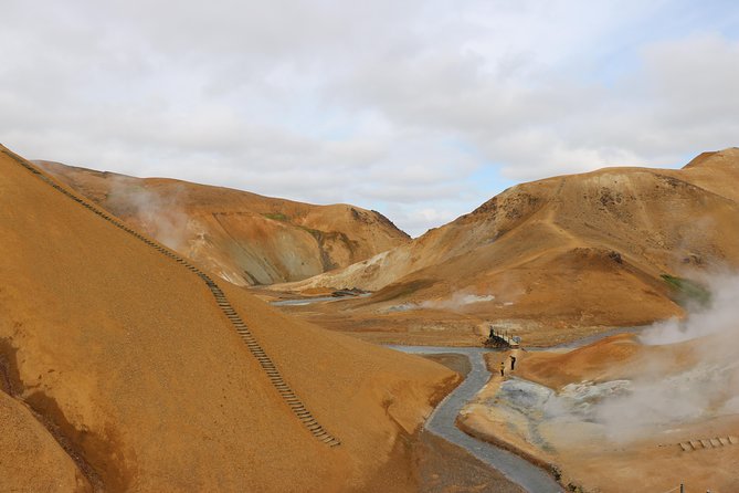 Kerlingarfjöll Highlands Day Tour in a 4X4 from Akureyri - What the small-group format means