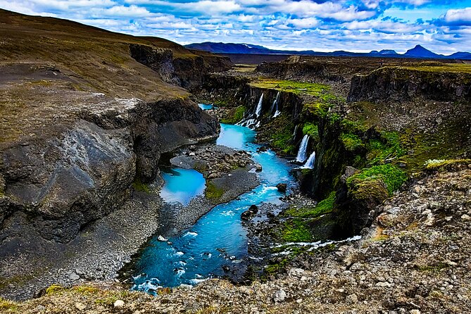 Landmannalaugar, Hekla, Sigoldugljufur 4x4 tour with Hiking - Three hours to hike and soak at Landmannalaugar