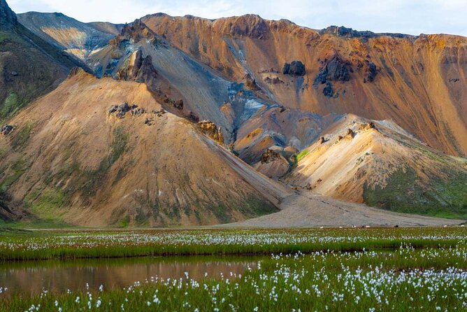 Landmannalaugar Hiking, Haifoss Waterfall and Hot Springs Tour - Bláhylur and its volcanic crater