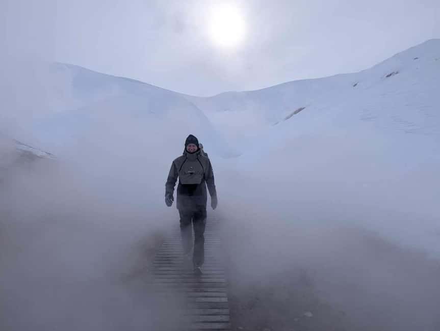 Landmannalaugar Jeep Tour - Ljótipollur and its red volcanic slopes
