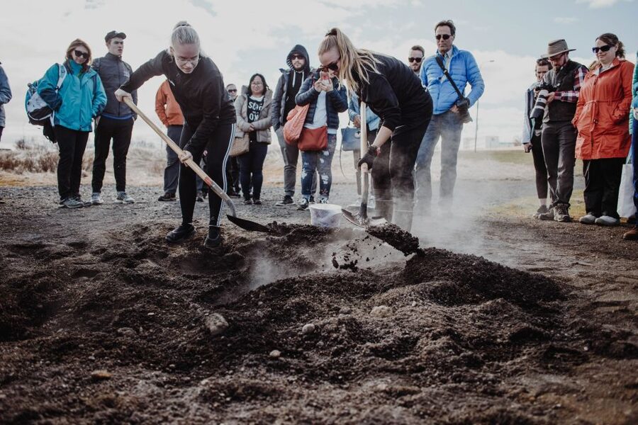 Laugarvatn Fontana: Geothermal Bread-Baking Experience - What happens during the 30-minute visit