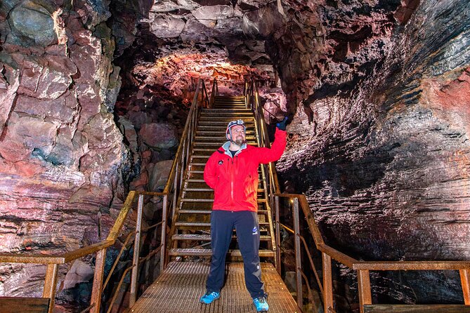 Lava Caving Experience - A one-hour route that gives you a taste of caving