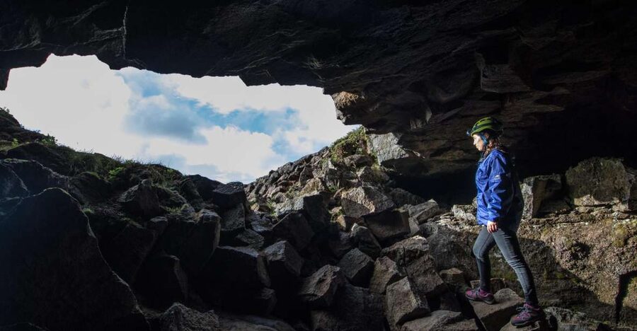 Leidarendi Cave: Lava Tunnel Caving from Reykjavik - What to wear and carry