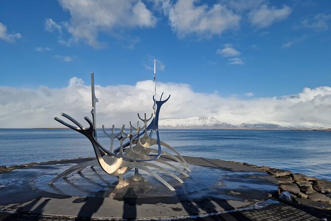 Luxury Private Transfer from Reykjavik to Keflavik Airport - A straightforward ride from Reykjavik to Keflavik