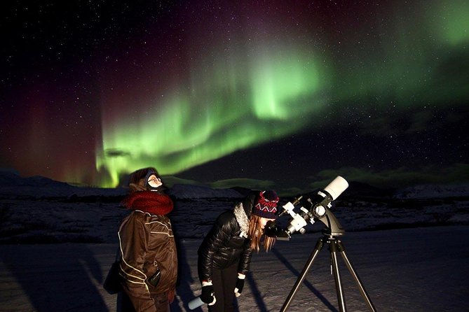 Northern Lights and Stargazing Small-Group Tour with Local Guide - The photo service is useful, but not magic