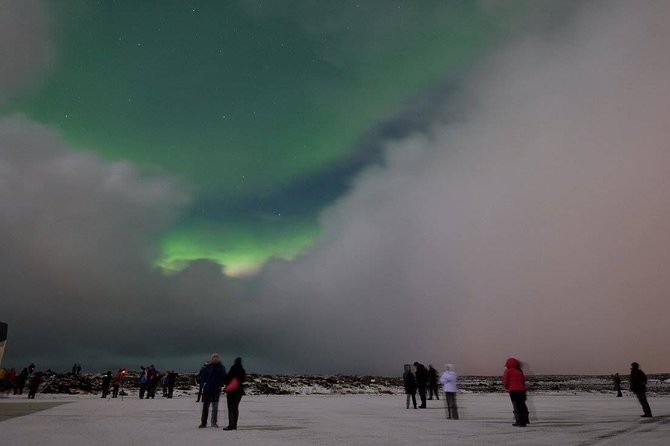 Northern Lights Small Group Guided Tour from Reykjavik - The small-group promise and the crowded parking lot