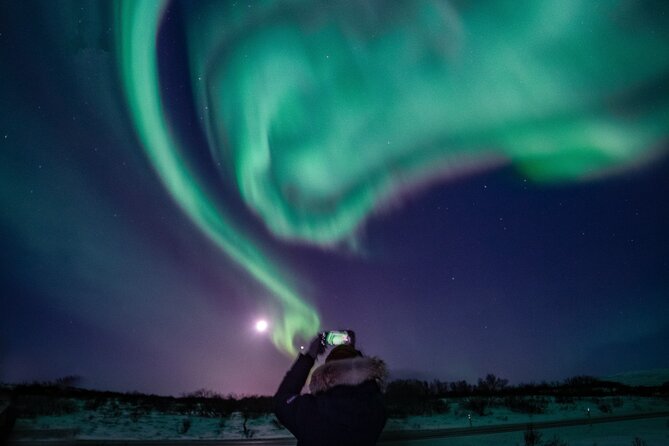 Northern Lights Small-Group Tour with Hot Chocolate & Photos - The real value of $172.41