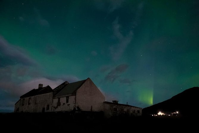 Northern Lights Small-Group Tour with Hot Chocolate & Photos - What to wear and what to bring