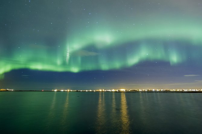 Northern Lights Tour from Reykjavik with Lifetime Guarantee - Staying warm during a long wait