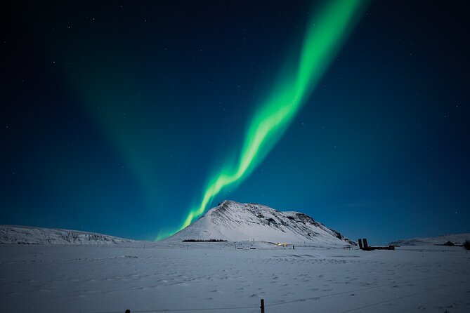 Northern Lights Tour with Photos, Snacks, Warm Snowsuits, Chairs - Hot cocoa, Icelandic snacks, and the social side