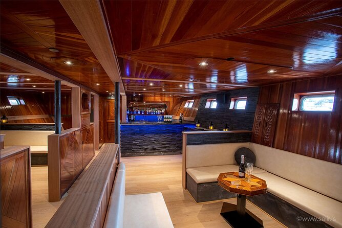 Northern Lights Yacht Cruise in Reykjavik - Small details that make the evening easier