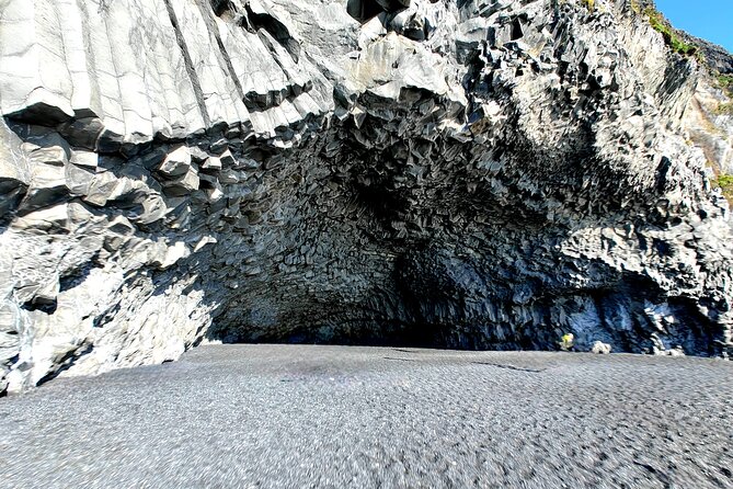 One-Day Tour: Private South Coast with Diamond Beach Adventure - Diamond Beach is worth the extra miles