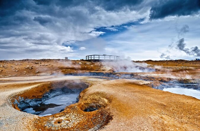 Premium 4x4 Diamond Circle Tour - One long day through northeast Iceland