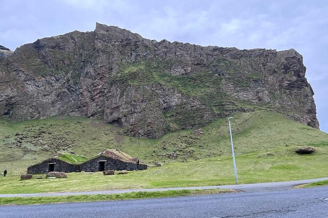 PRIVATE 2-Hours Tour - Westman Islands with a local in a BMW X5 - Volcano country and the limits of the BMW X5