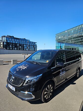 Private 3 Hours Tour with Airport Transfer in Reykjavik - Grótta Lighthouse adds open sea and breathing room