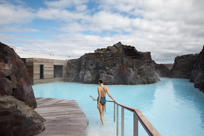 Private Airport - Blue Lagoon - Reykjavík - The short drive from Keflavik to Blue Lagoon