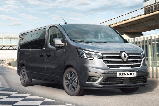 Private Airport Transfer from Keflavik airport to hotels in Reykjavik area - Meeting your driver after customs