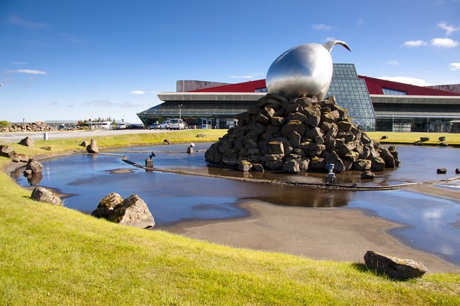 Private Airport Transfer with Blue Lagoon - Admission included - Departure plan: Reykjavik to Keflavik Airport