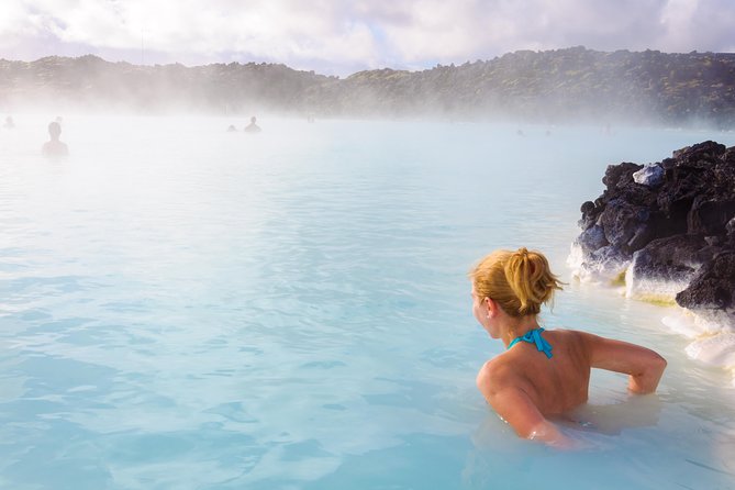 Private Airport Transfer with Blue Lagoon - Admission included - Arrival plan: Keflavik Airport to Reykjavik