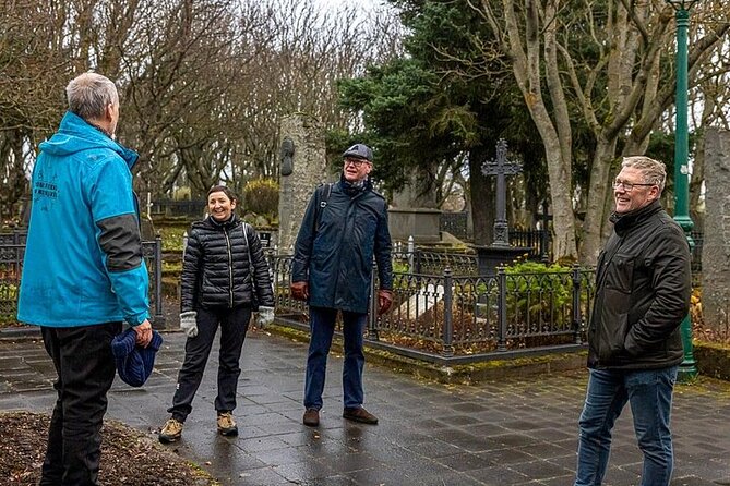 Private Combo Reykjavik Walk and Folklore Tour - Meeting at Ingólfstorg and getting your bearings