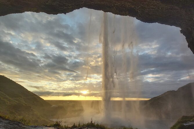 Private Day Tour: Explore Iceland’s South Coast & Glacier Hike - Skógafoss, Iceland’s powerful classic