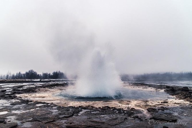 Private Golden circle and glacier super jeep tour from Reykjavik - Geysir and Strokkur: the ten-minute eruption show
