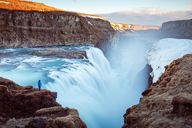 Private Golden Circle & Secret Lagoon tour from Reykjavik - Kerid Crater: red volcanic rock and a blue-green lake