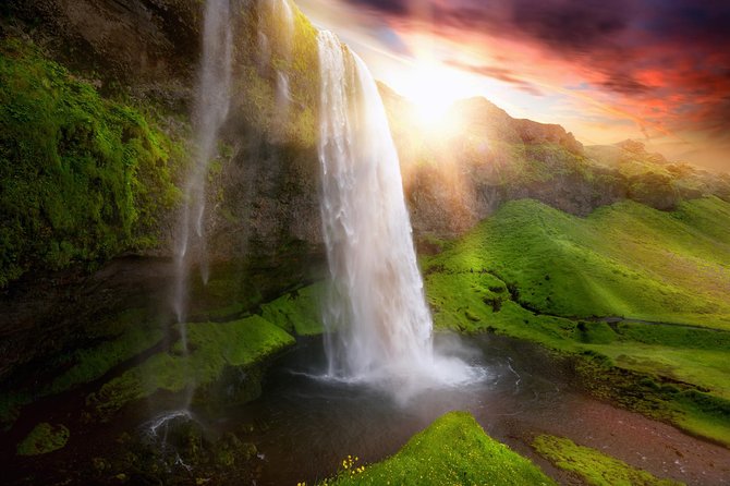 Private Jeep Tour - Glacier Lagoon and Diamond Beach - Skogafoss Gives You Two Good Angles
